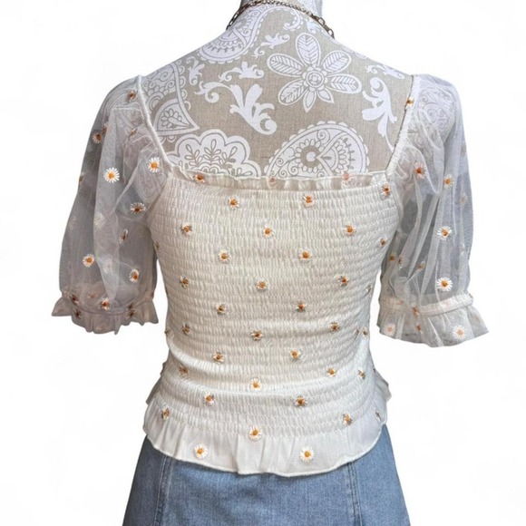 Altar'd State White Daisy Embroidered Mesh Puff Sleeve Smocked Top Women's XS - Picture 3 of 5